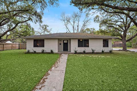 Photo of 1606 E Fayle Street, Baytown, TX 77520 (MLS # 72516186)