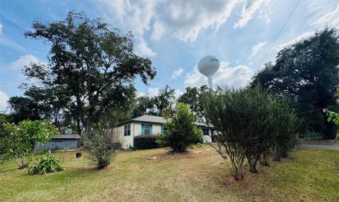 Photo of 205 Elizabeth Street, Livingston, TX 77351 (MLS # 16086255) Photo of 205 Elizabeth Street, Livingston, TX 77351 (MLS # 16086255)