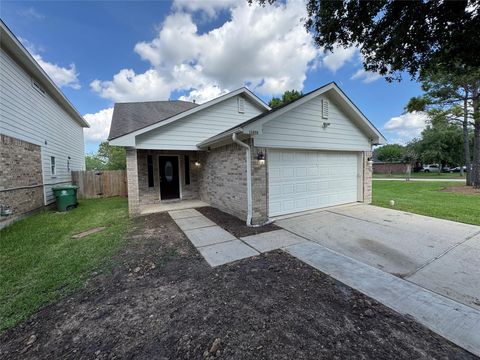Photo of 11035 Heather Bluff Lane, Houston, TX 77075 (MLS # 10013499)