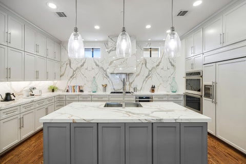 Photo of 2415 Commonwealth Street, Houston, TX 77006 (MLS # 41959308)