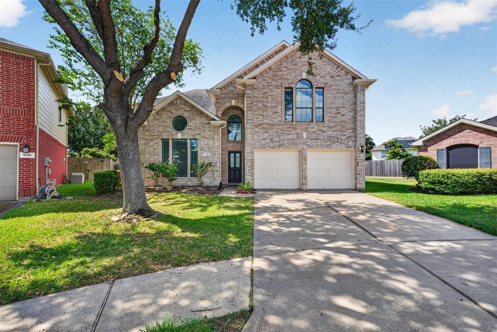 Photo of 9306 Eaglewood Shadow Court, Houston, TX 77083 (MLS # 43939315)