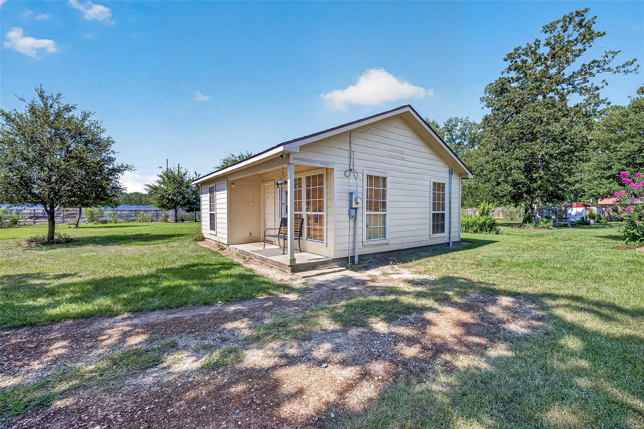 2200 Red Oak Lane