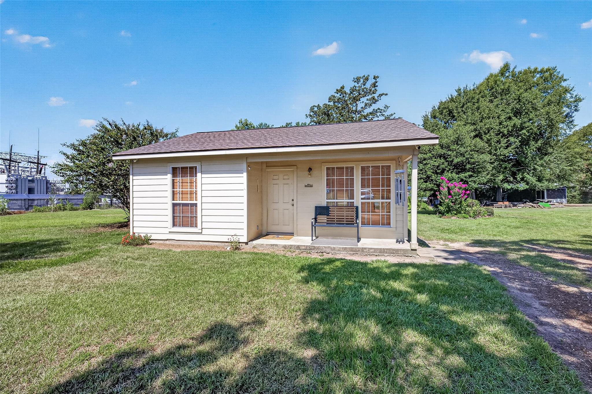 2200 Red Oak Lane