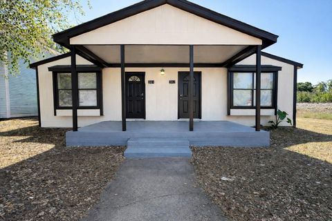 Photo of 611 Reed Avenue, Wharton, TX 77488 (MLS # 37607841)