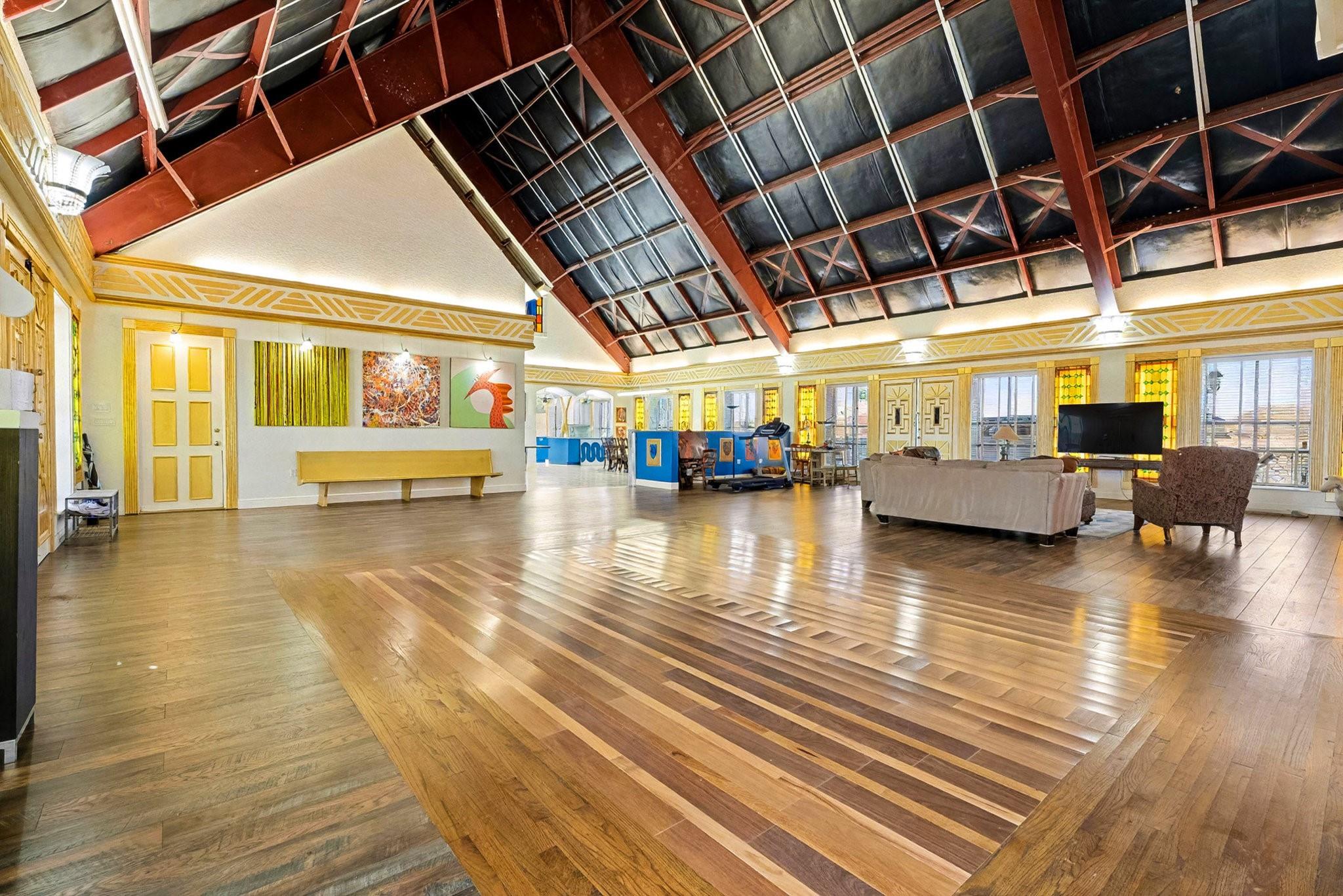 1200 Davenport Parkway