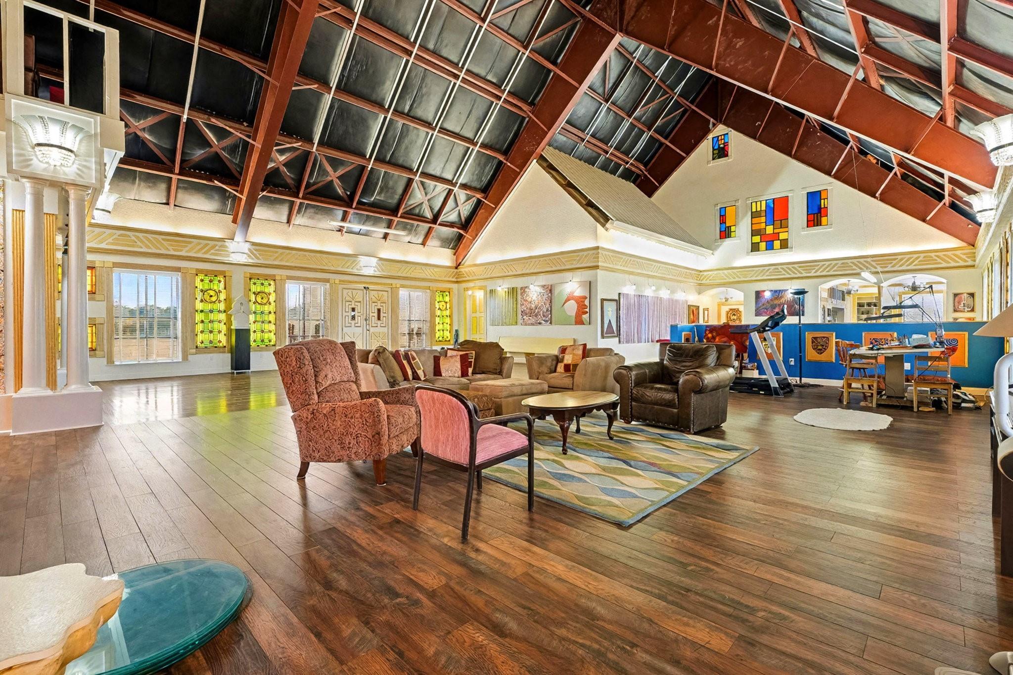 1200 Davenport Parkway