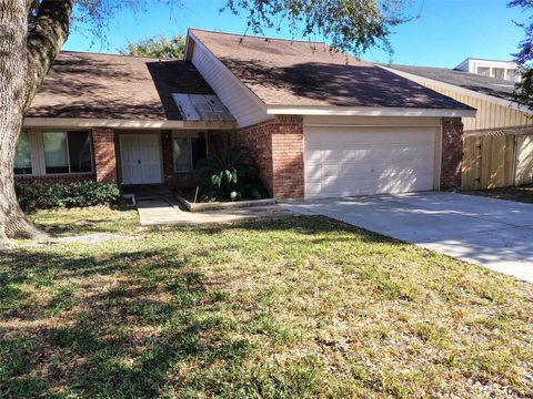 Photo of 12714 Palm Desert Lane Lane, Houston, TX 77099 (MLS # 98963015)