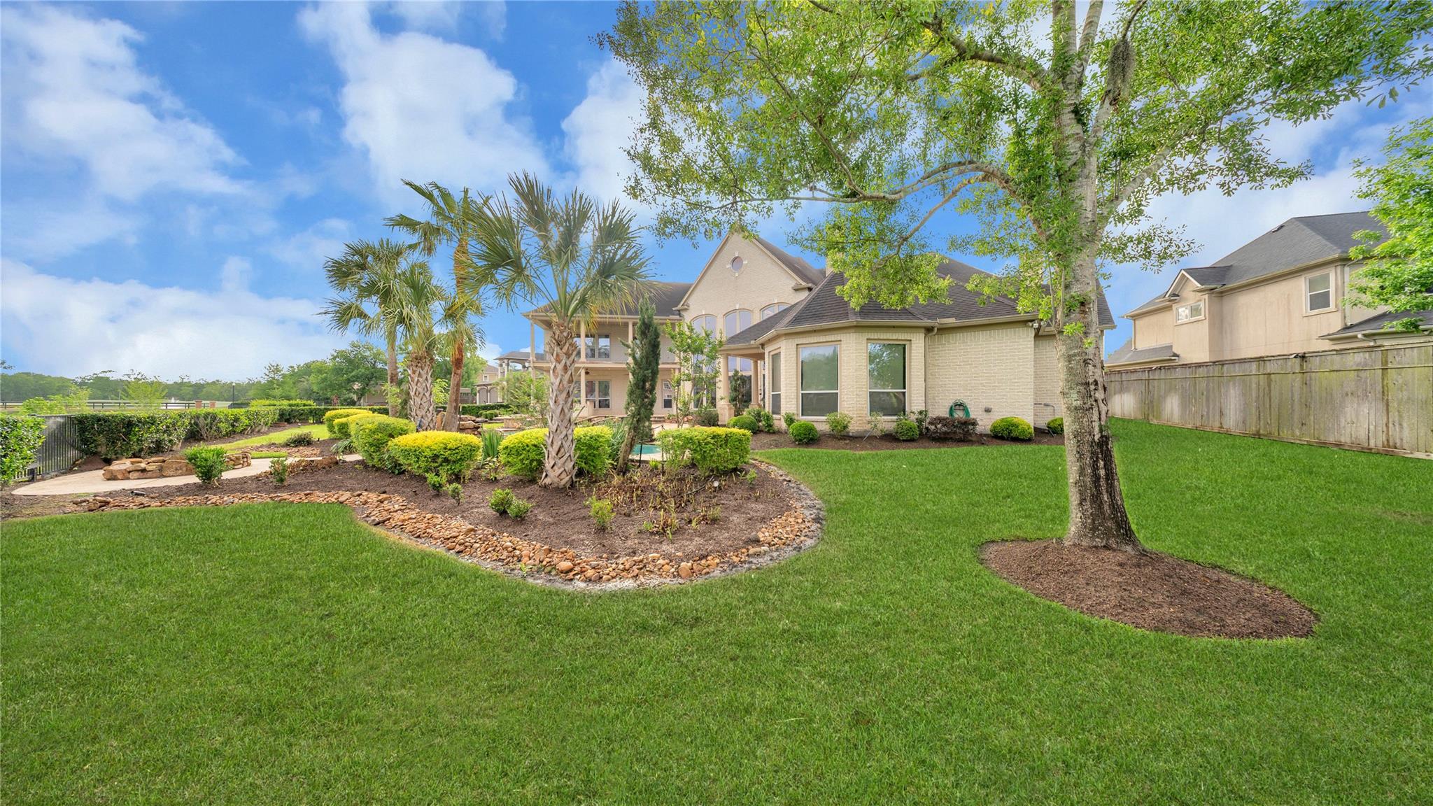 Missouri City, Texas, 77459, United States, 5 Bedrooms Bedrooms, ,6 BathroomsBathrooms,Residential,Active,2041439