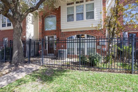 Photo of 1717 Aden Mist Drive, Houston, TX 77003 (MLS # 37497141)