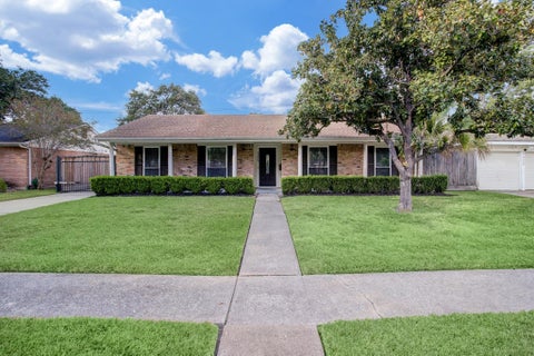Photo of 9326 Meadowcroft Drive, Houston, TX 77063 (MLS # 18978610)