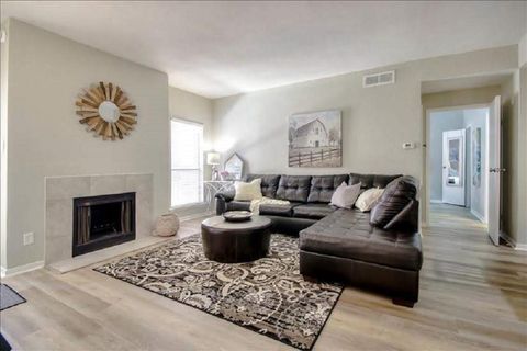 Photo of 2125 Augusta Drive #63, Houston, TX 77057 (MLS # 44688508)