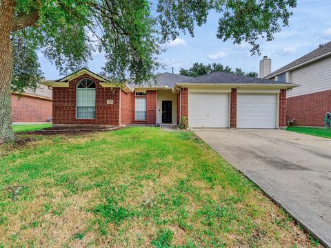Photo of 16715 Lighthouse View Drive, Friendswood, TX 77546 (MLS # 10331609) Photo of 16715 Lighthouse View Drive, Friendswood, TX 77546 (MLS # 10331609)