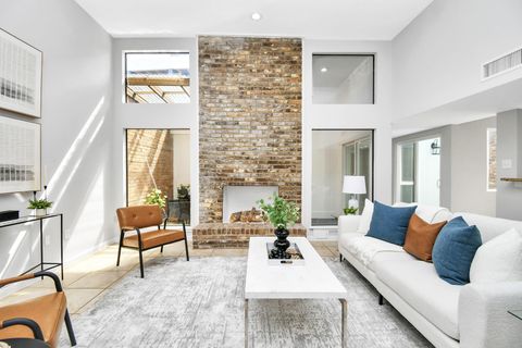 Photo of 409 E Fair Harbor Lane, Houston, TX 77079 (MLS # 66308509)