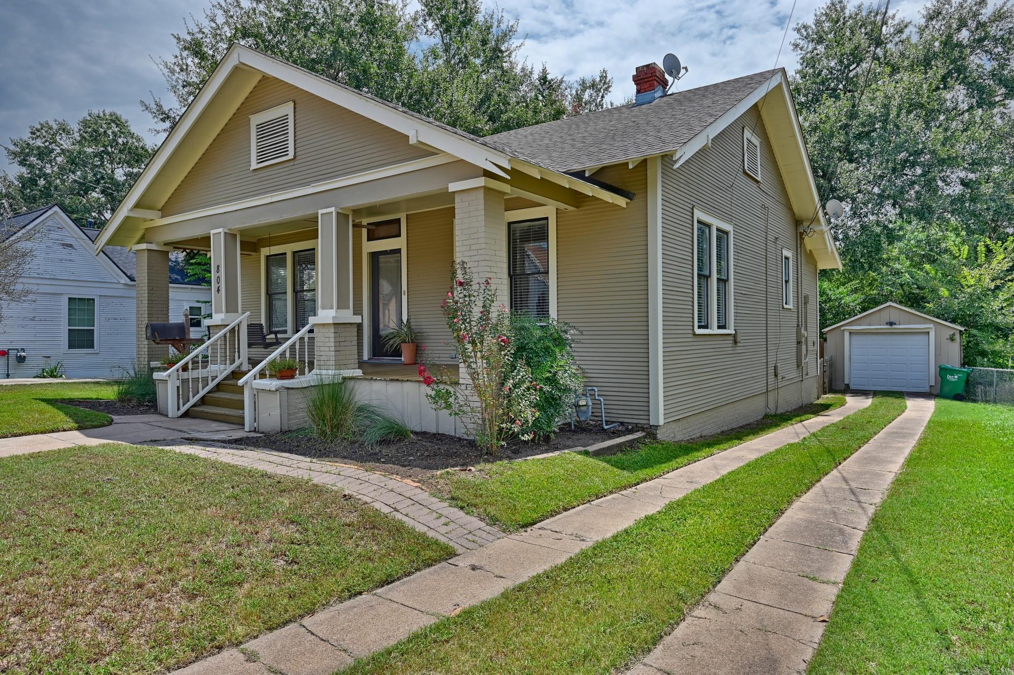 804 E Academy