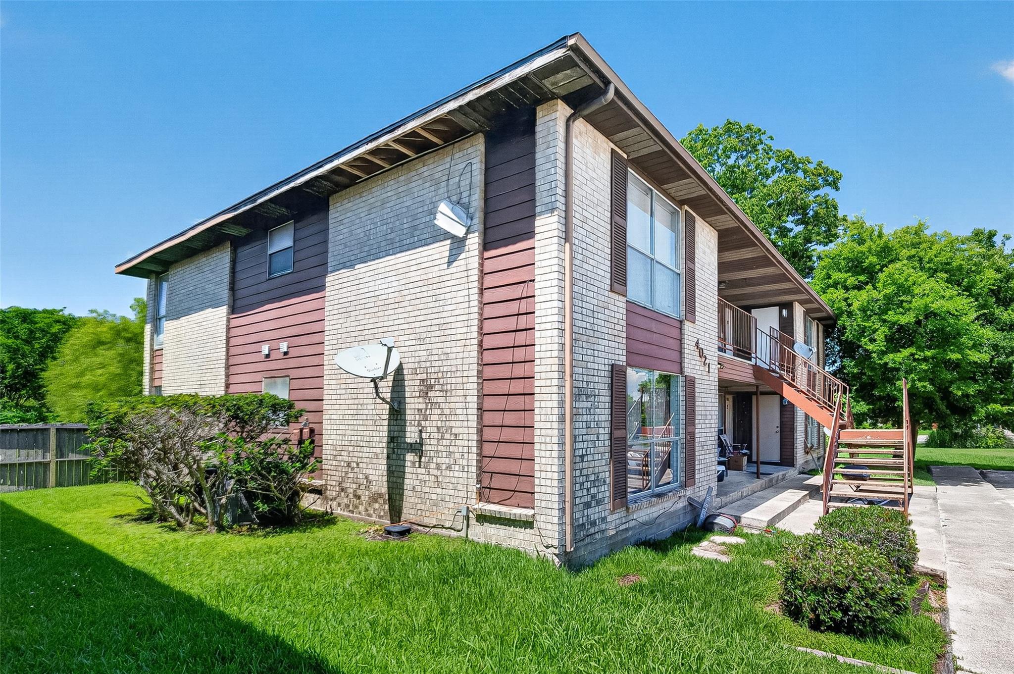 4021 Briar Hollow Drive