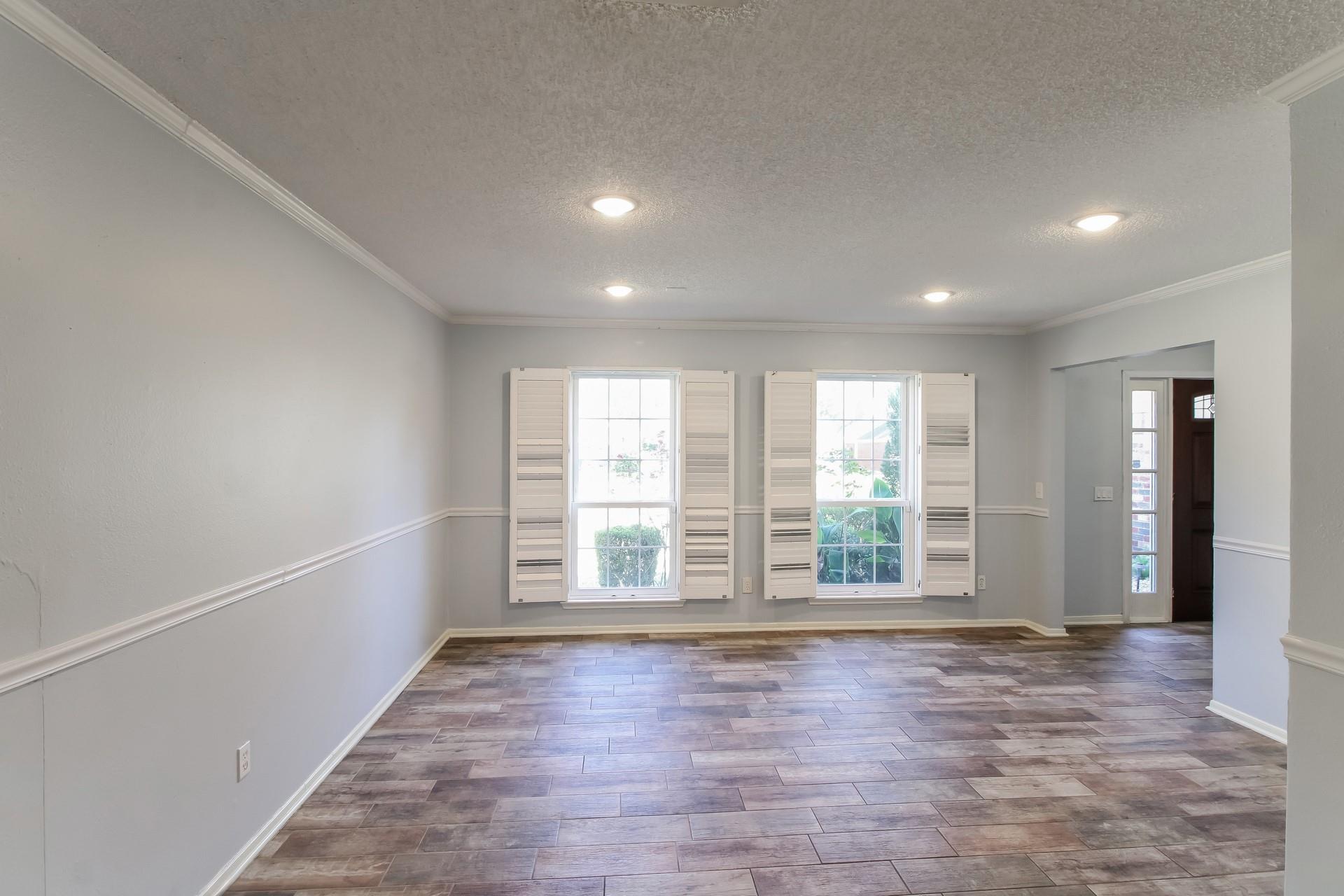 918 Long Prairie Drive