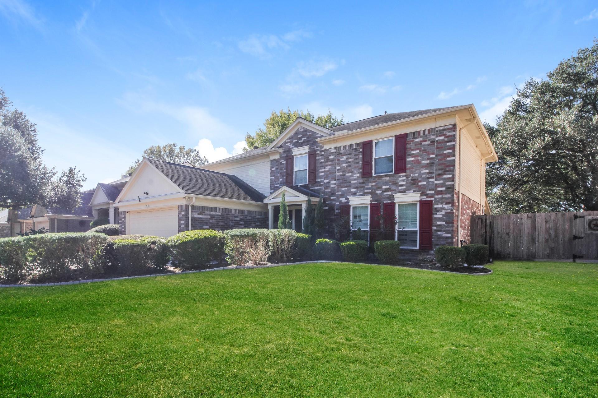 918 Long Prairie Drive