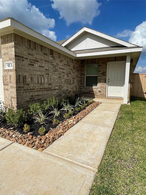 913 Gentle Moss Drive Magnolia TX 77354