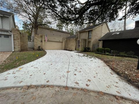 Photo of 156 Old Bridge Lake, Houston, TX 77069 (MLS # 87866933)