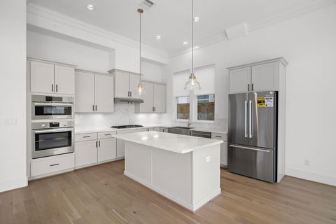 Tiny photo for 1005 Golden Nectar Ln, Houston, TX 77008 (MLS # 31161076)