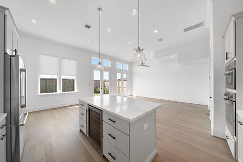 Tiny photo for 1005 Golden Nectar Ln, Houston, TX 77008 (MLS # 31161076)