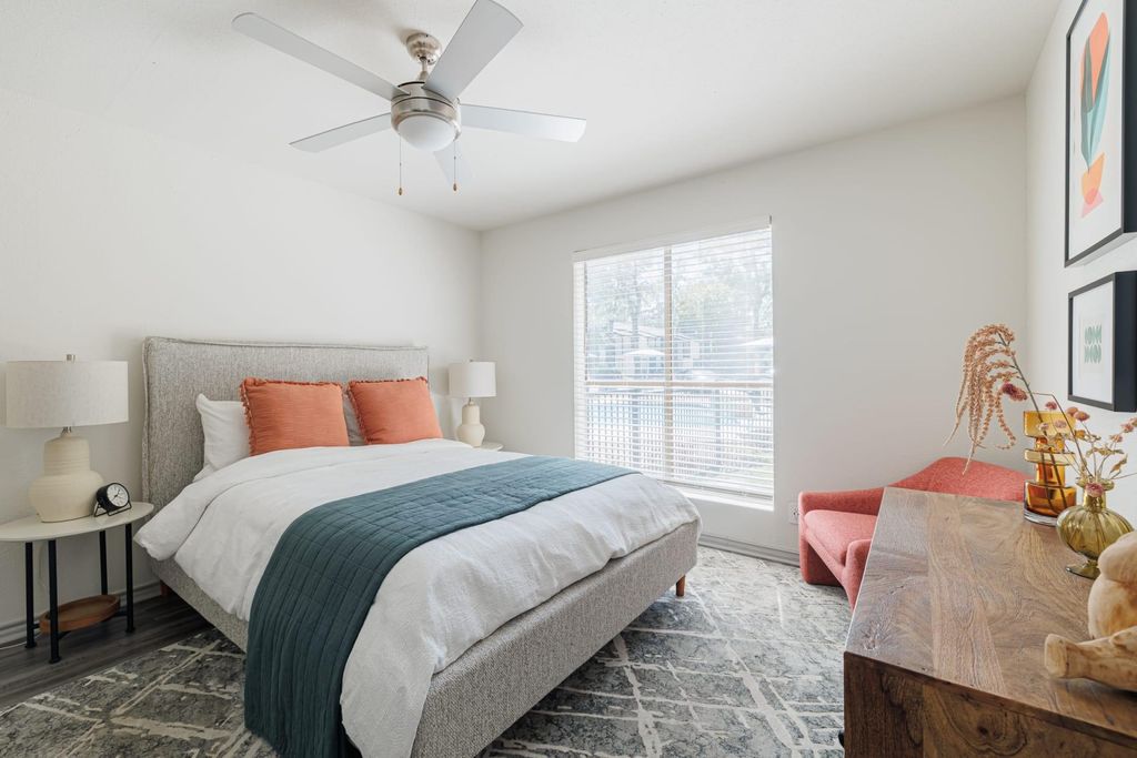 Photo of 200 Hallow Tree Lane #1112-2, Houston, TX 77090 (MLS # 10239400)