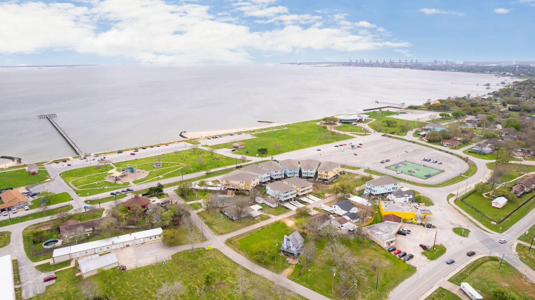 709 N Bayshore Drive