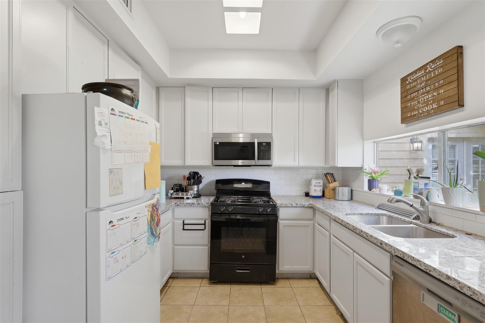 1621 & 1623 W Adoue Street
