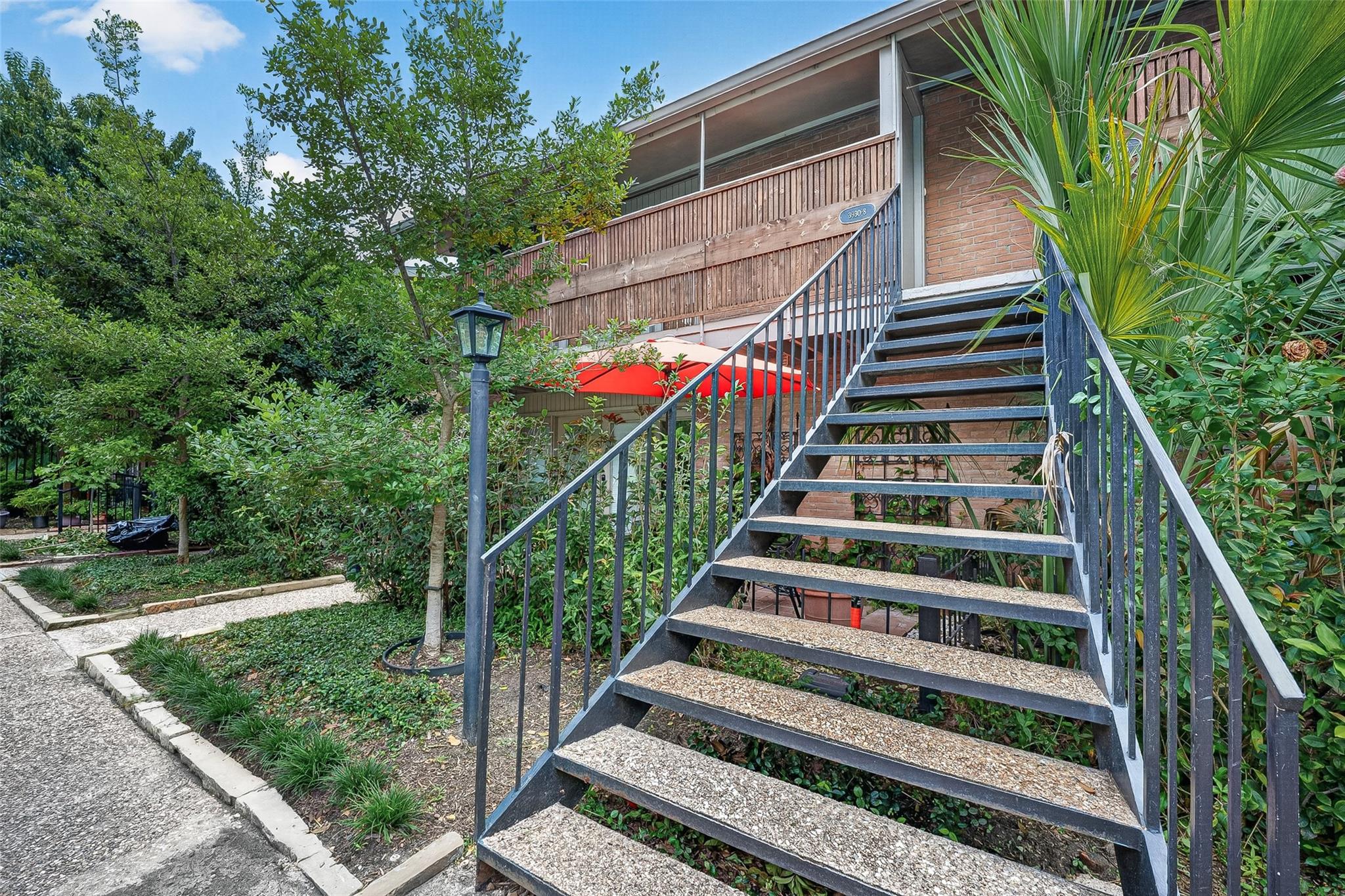 3930 W Alabama Street 8