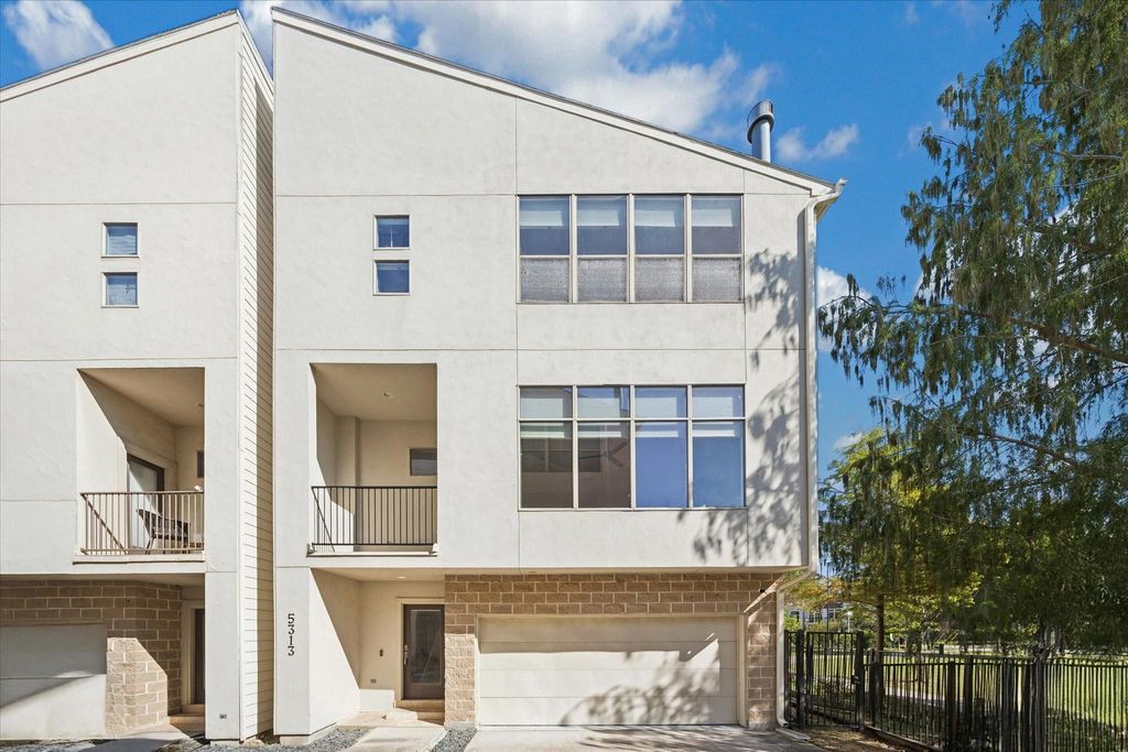 Photo of 5313 Lillian Street, Houston, TX 77007 (MLS # 47666425)