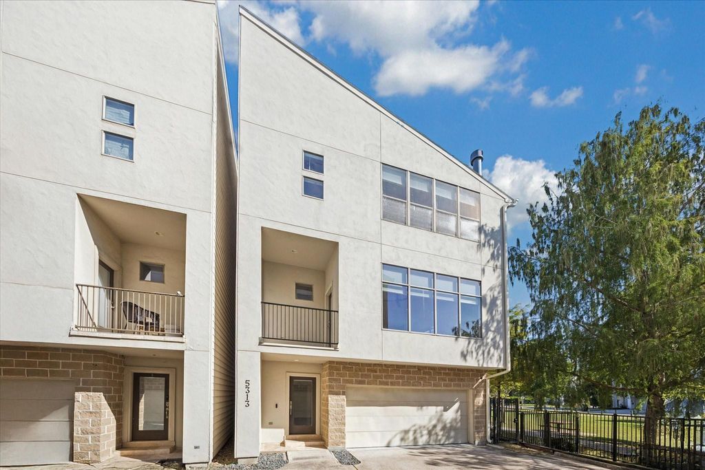 Photo of 5313 Lillian Street, Houston, TX 77007 (MLS # 47666425)