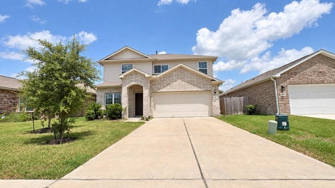 Homes For Sale - 140 Kelly Street<br/> Angleton, TX 77515