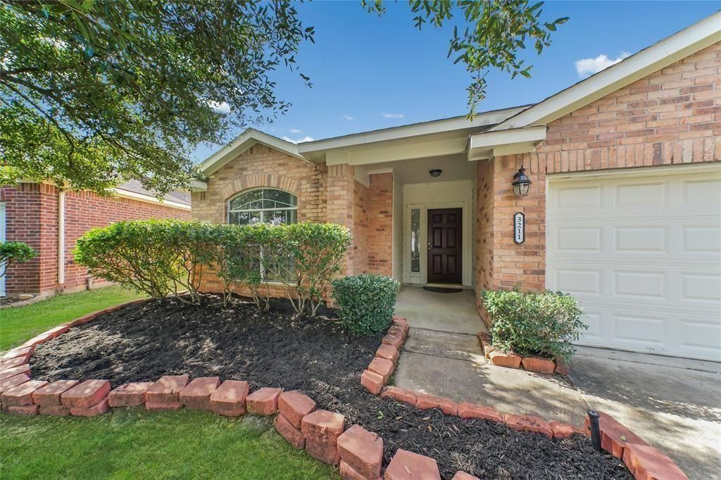 Photo of 3211 Amber Meadow Drive, Katy, TX 77449 (MLS # 10452976)