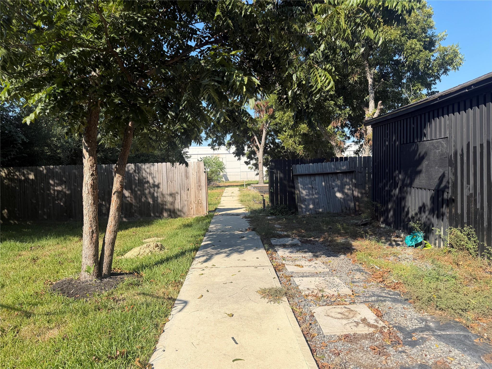 2434 Oleander Drive