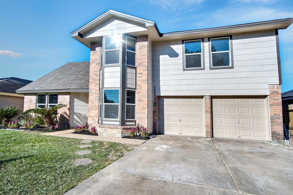 Photo of 7511 Weatherhill Lane, Houston, TX 77041 (MLS # 83938008)