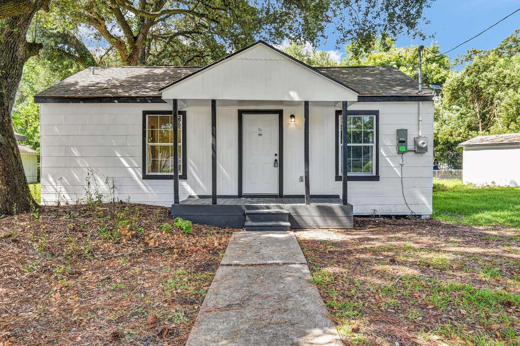 Photo of 1332 Montgomery Street, La Marque, TX 77568 (MLS # 14245120)