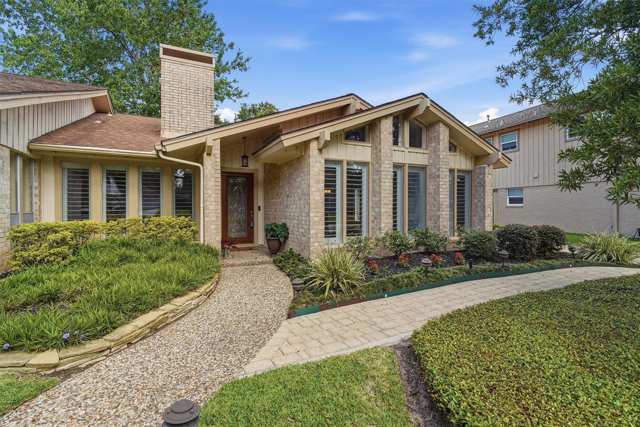 611 Forest Lake Drive