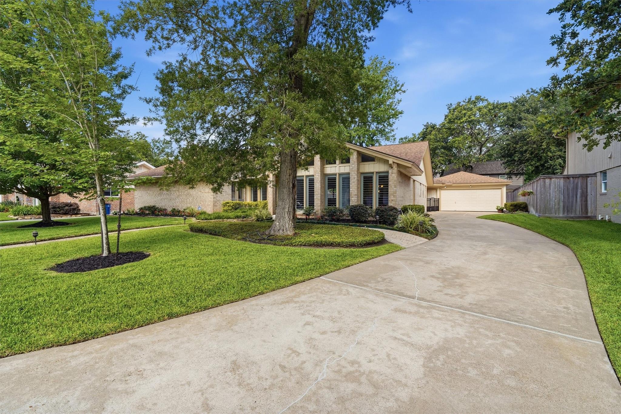 611 Forest Lake Drive