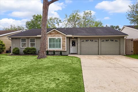 Photo of 5739 Cartagena Street, Houston, TX 77035 (MLS # 89866316)