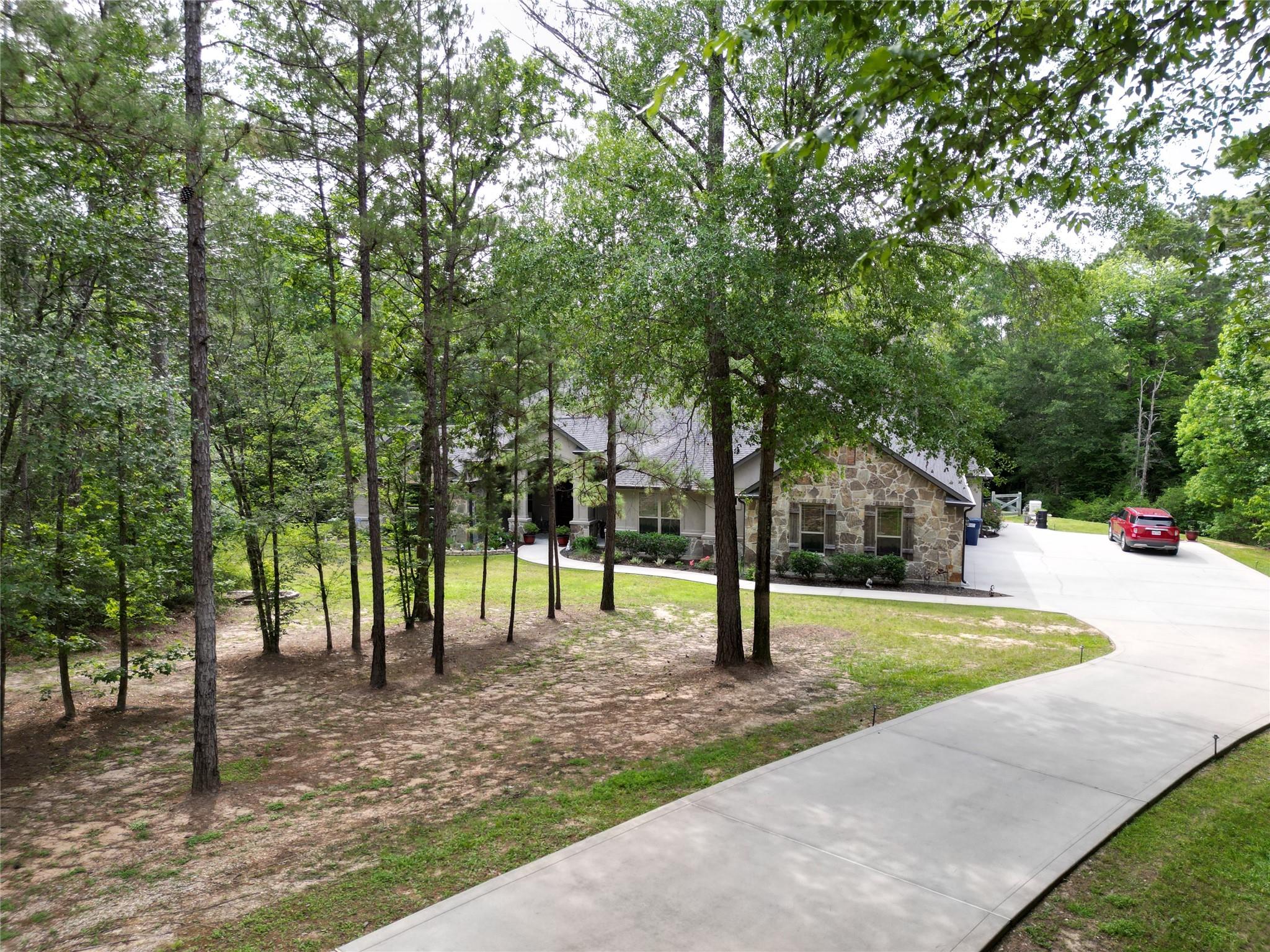 121 Red Hawk Rd Road