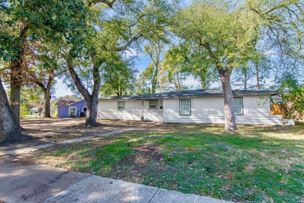 Photo of 904 Mobile Drive, Pasadena, TX 77506 (MLS # 35045517)