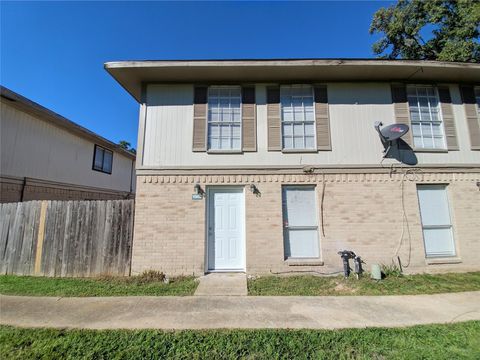 Photo of 1962 Upland Drive, Houston, TX 77043 (MLS # 18078882)
