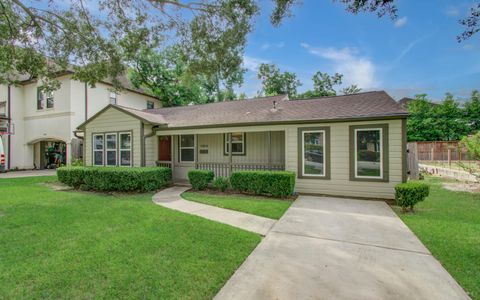 Photo of 5519 Huisache Street, Houston, TX 77081 (MLS # 83630488)