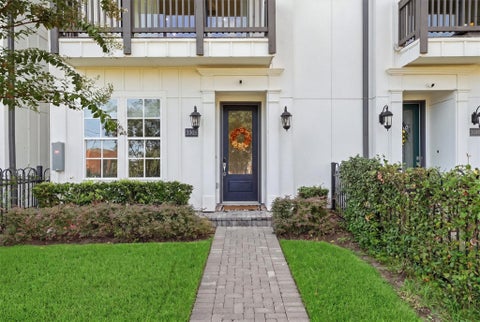 Photo of 3305 W 11th Street, Houston, TX 77008 (MLS # 18759388)