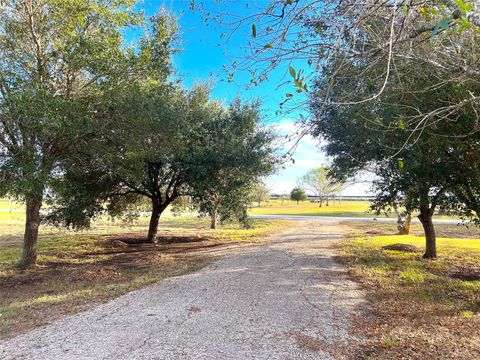 Photo of 204 Meadowview Drive, El Campo, TX 77437 (MLS # 14649449)