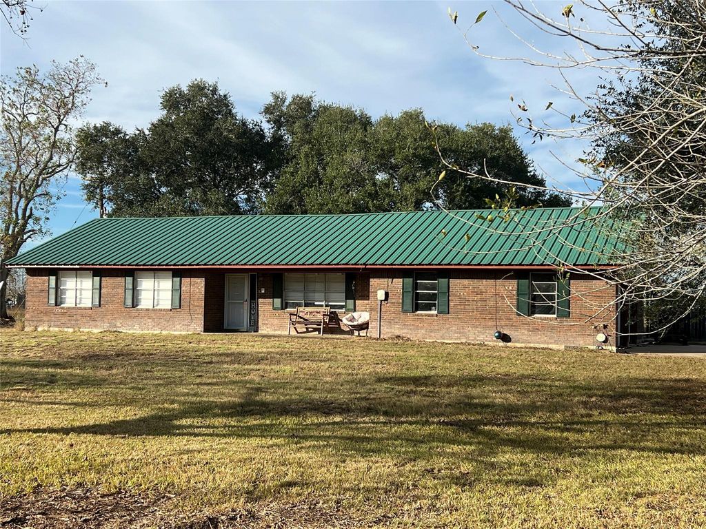 Photo of 204 Meadowview Drive, El Campo, TX 77437 (MLS # 14649449)