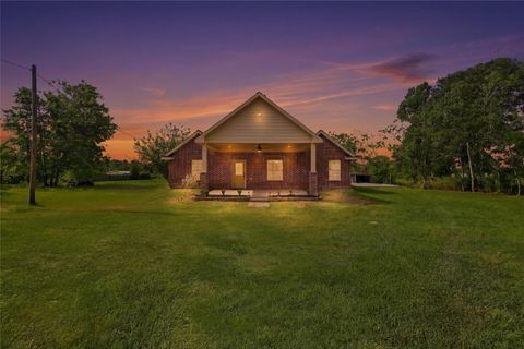 Photo of 19322 S Post Oak Boulevard, Fresno, TX 77545 (MLS # 4696290)