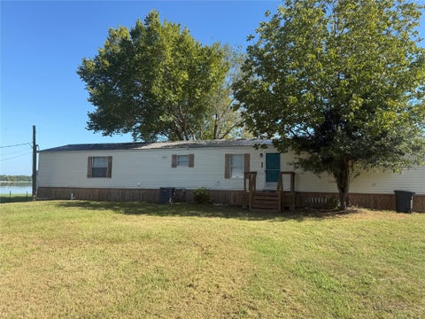 Photo of 14 Walnut Bend, Huntsville, TX 77320 (MLS # 61972144)