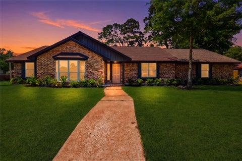 Photo of 3300 Knight Ln LN, Baytown, TX 77521 (MLS # 98950205)