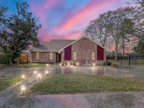 Photo of 10614 Huntington Point Drive, Houston, TX 77099 (MLS # 65137105)